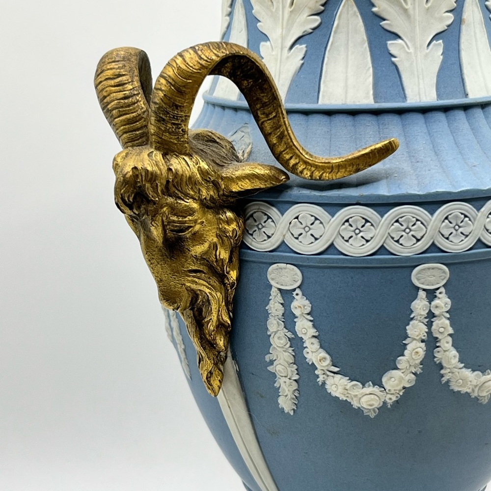 Estate Find Rare Antique Wedgwood Solid Jasper Vase 9 3/8 Inches England 1790s - Picture 10 of 13